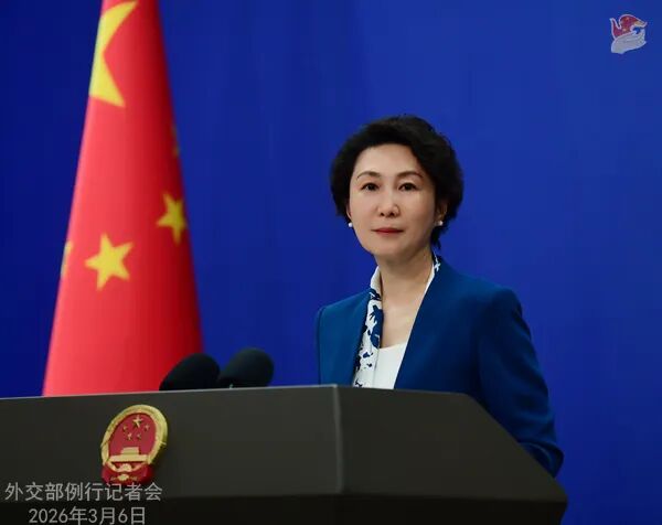 伊朗军方称不会关闭霍尔木兹海峡