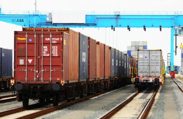 创新协作！鹿特丹港6大铁路运营商联手，港口铁路运营迎来新模式