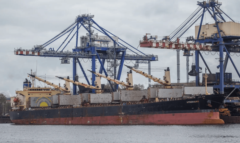 吉大港又出事！曾掛靠天津港的貨船卸貨時貨艙起火