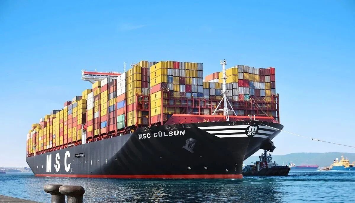 MSC这艘8000标箱集装箱船,在上海、宁波"飘荡"了一个月