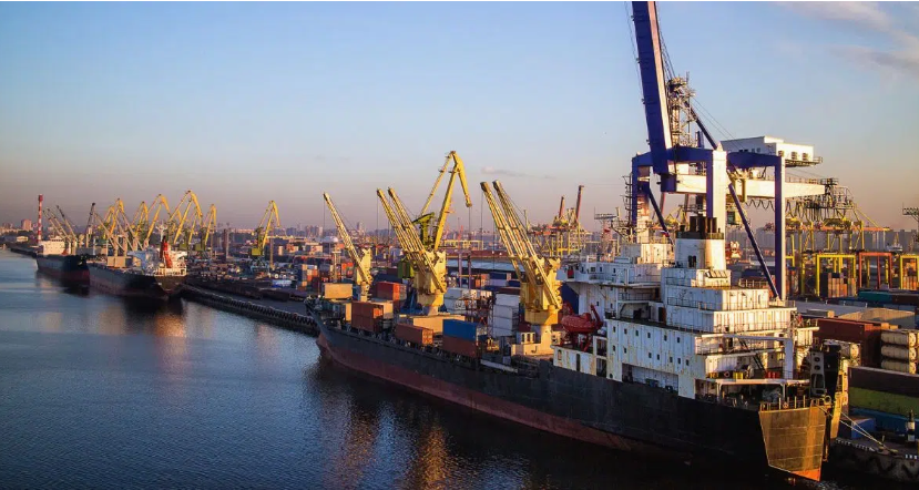 創(chuàng)下單日1億噸貨物吞吐量最快歷史紀(jì)錄!這也是該港口連續(xù)第九年突破1億噸大關(guān),吞吐量達(dá)1.0015億噸